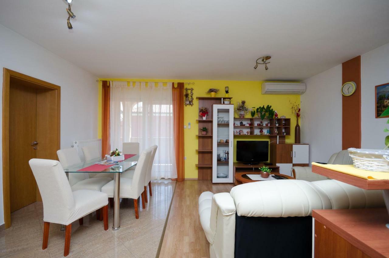 Apartments Mirjana Lopar Zewnętrze zdjęcie