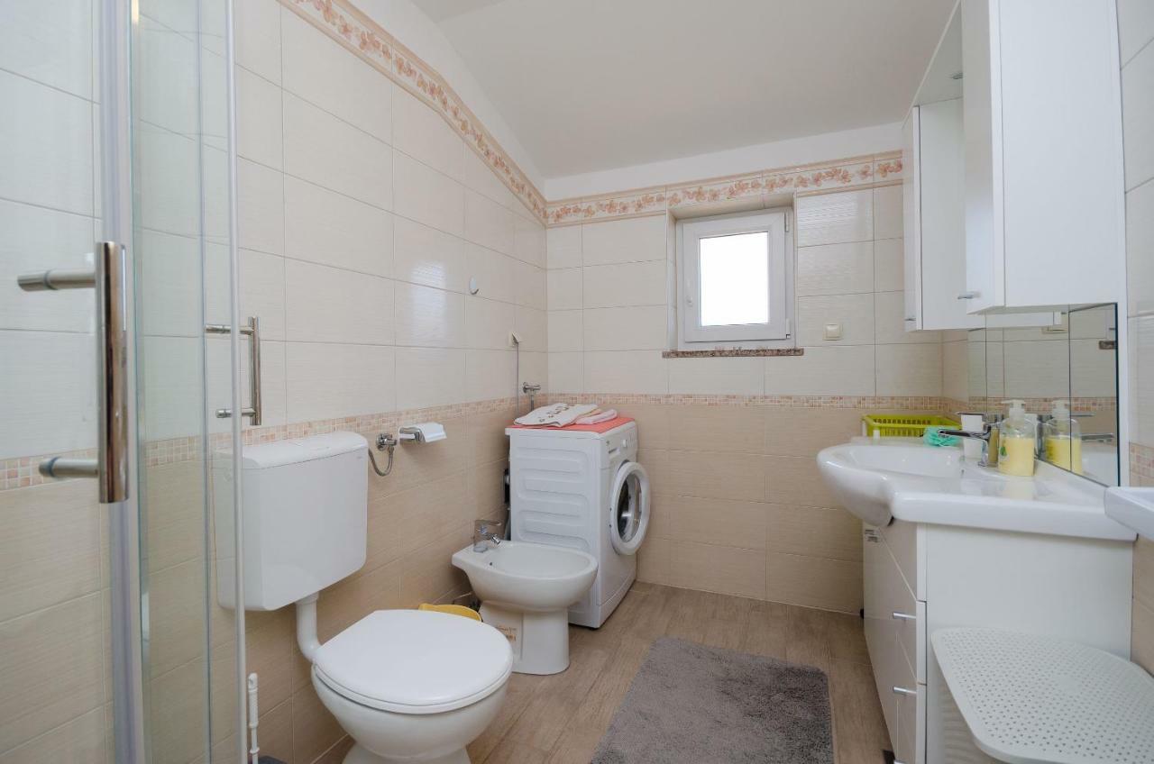 Apartments Mirjana Lopar Zewnętrze zdjęcie